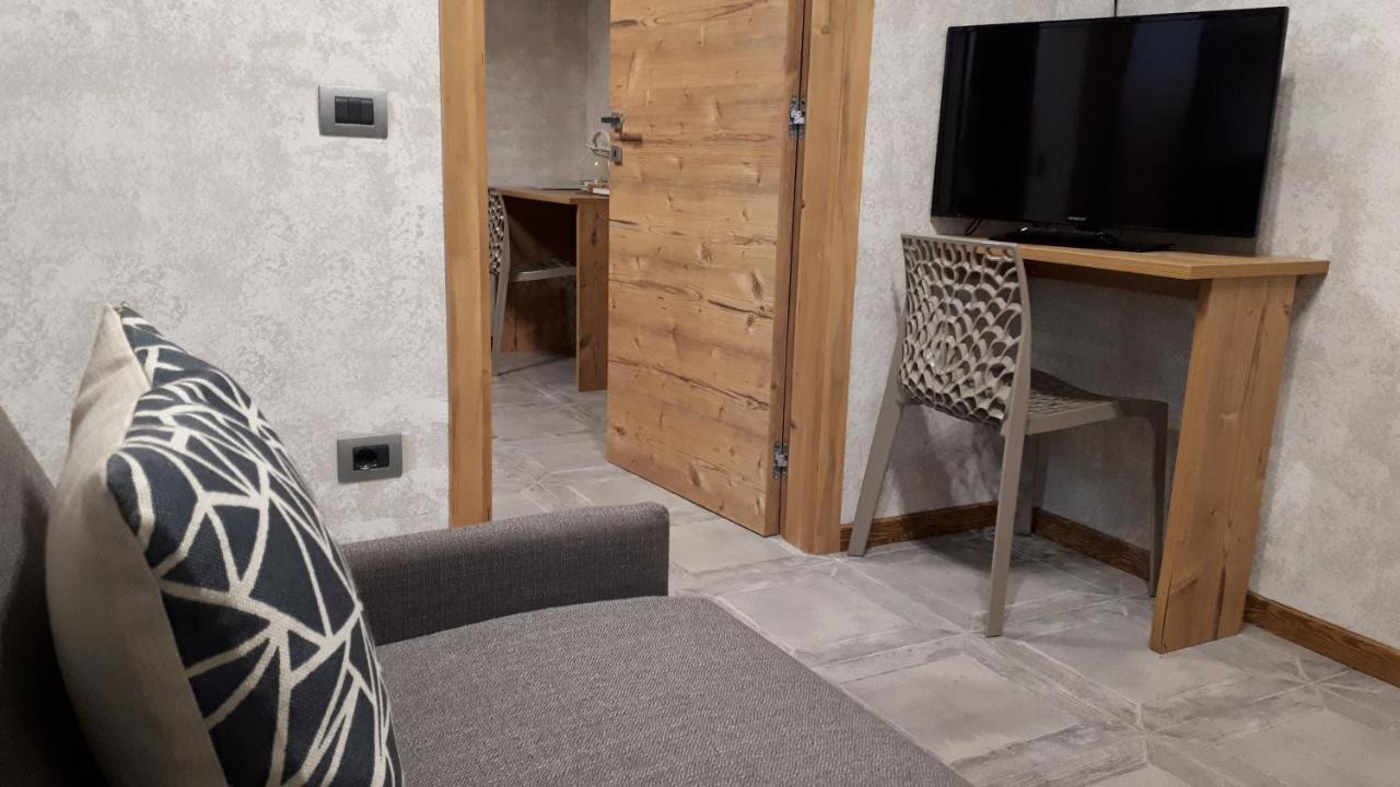 טיראנו Hotel Bed & Rooms , Corte Rossa -1 Min Walk To Bernina Express מראה חיצוני תמונה