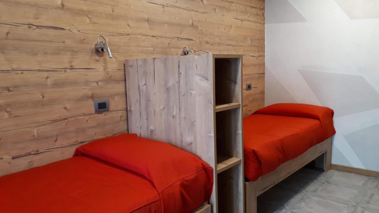 טיראנו Hotel Bed & Rooms , Corte Rossa -1 Min Walk To Bernina Express מראה חיצוני תמונה