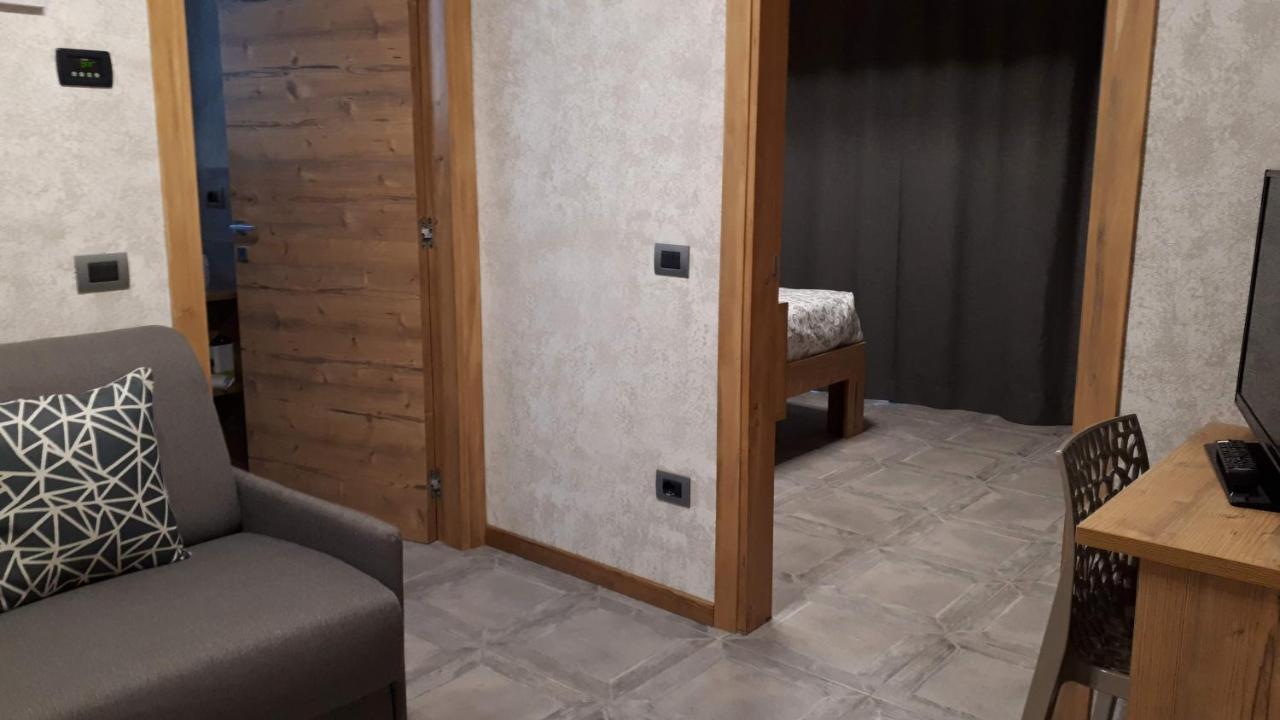טיראנו Hotel Bed & Rooms , Corte Rossa -1 Min Walk To Bernina Express מראה חיצוני תמונה