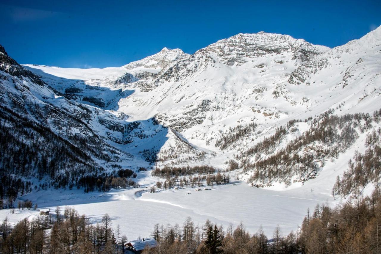 טיראנו Hotel Bed & Rooms , Corte Rossa -1 Min Walk To Bernina Express מראה חיצוני תמונה