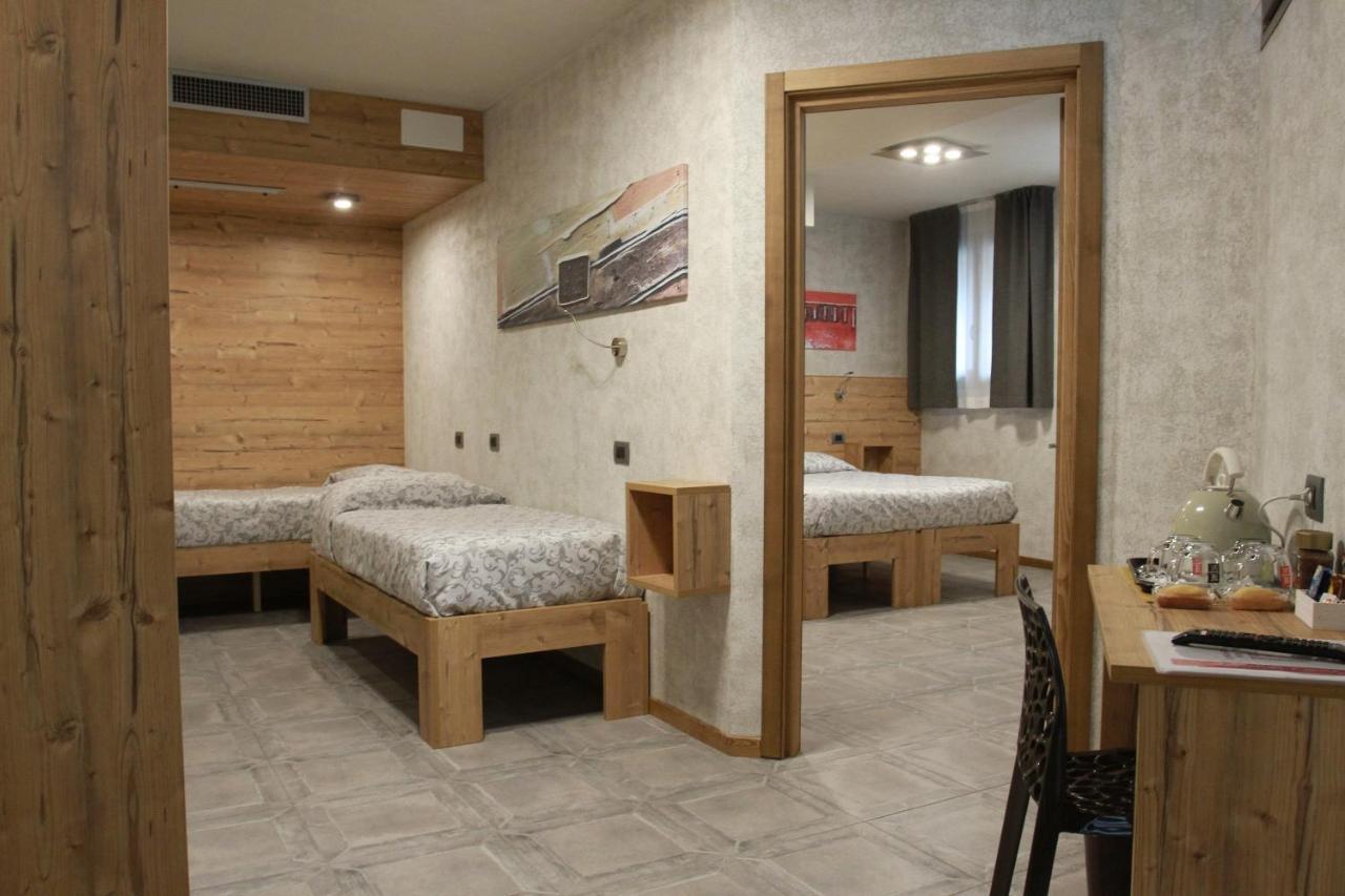 טיראנו Hotel Bed & Rooms , Corte Rossa -1 Min Walk To Bernina Express מראה חיצוני תמונה