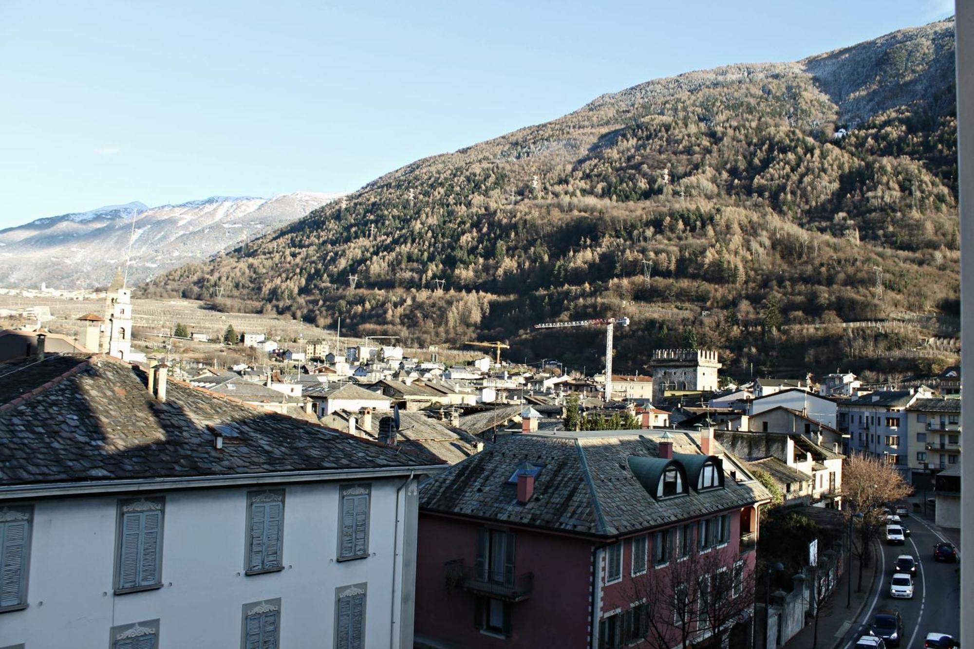 טיראנו Hotel Bed & Rooms , Corte Rossa -1 Min Walk To Bernina Express מראה חיצוני תמונה